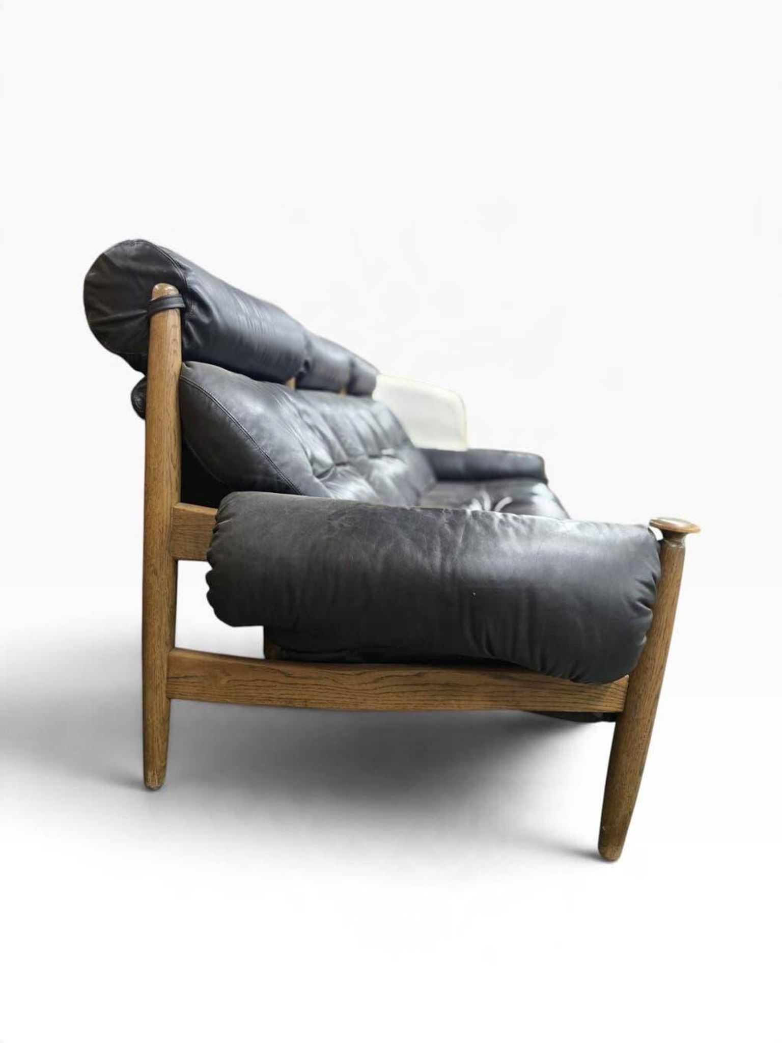 Vintage black leather armchair/sofa/living room by Eric Merthen