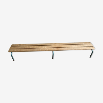 Vintage wood kindergarten bench and tubular structure in Long lacquered metal. 2m / High. 26 cm