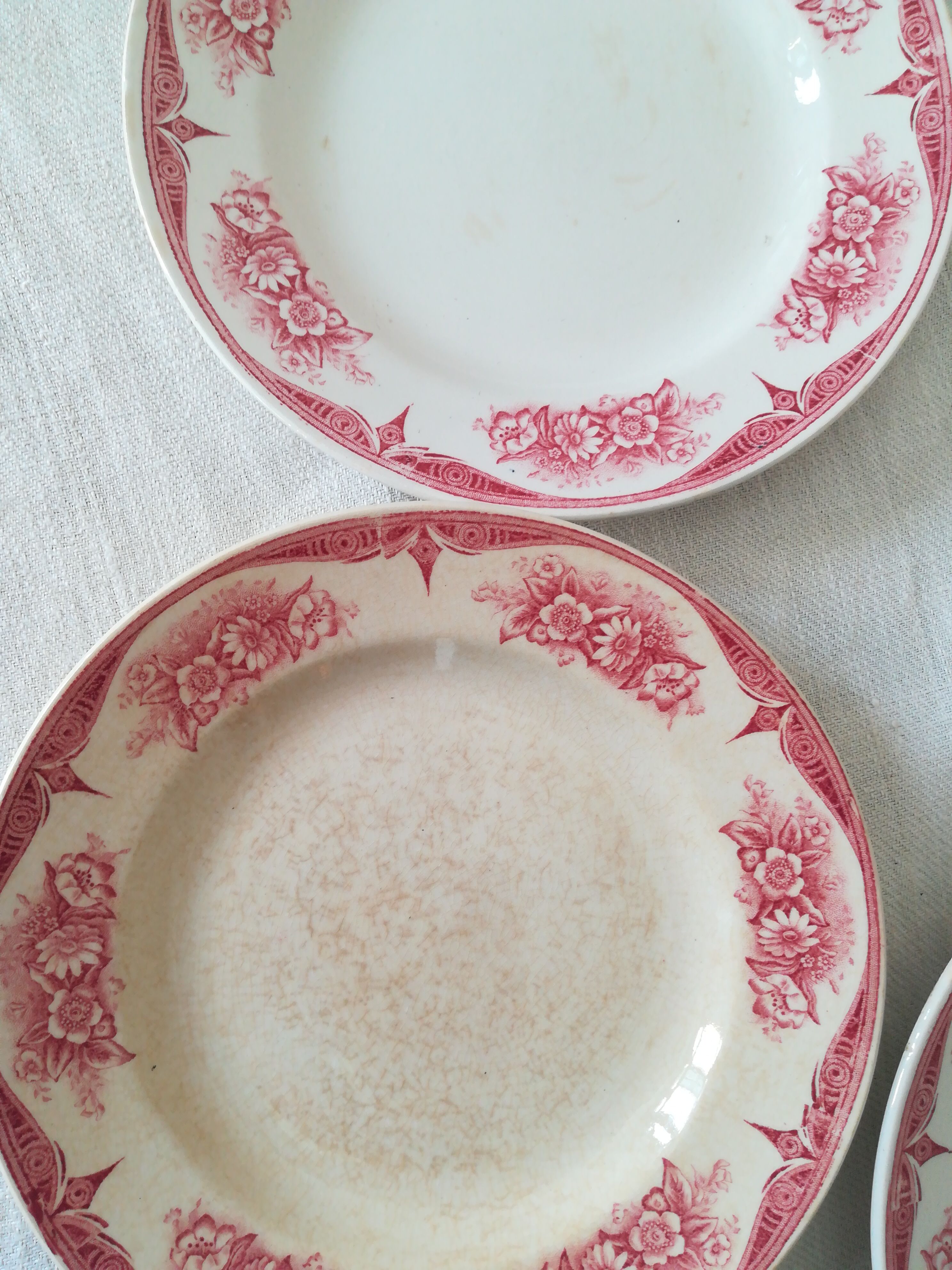 4 Assiettes terre de fer