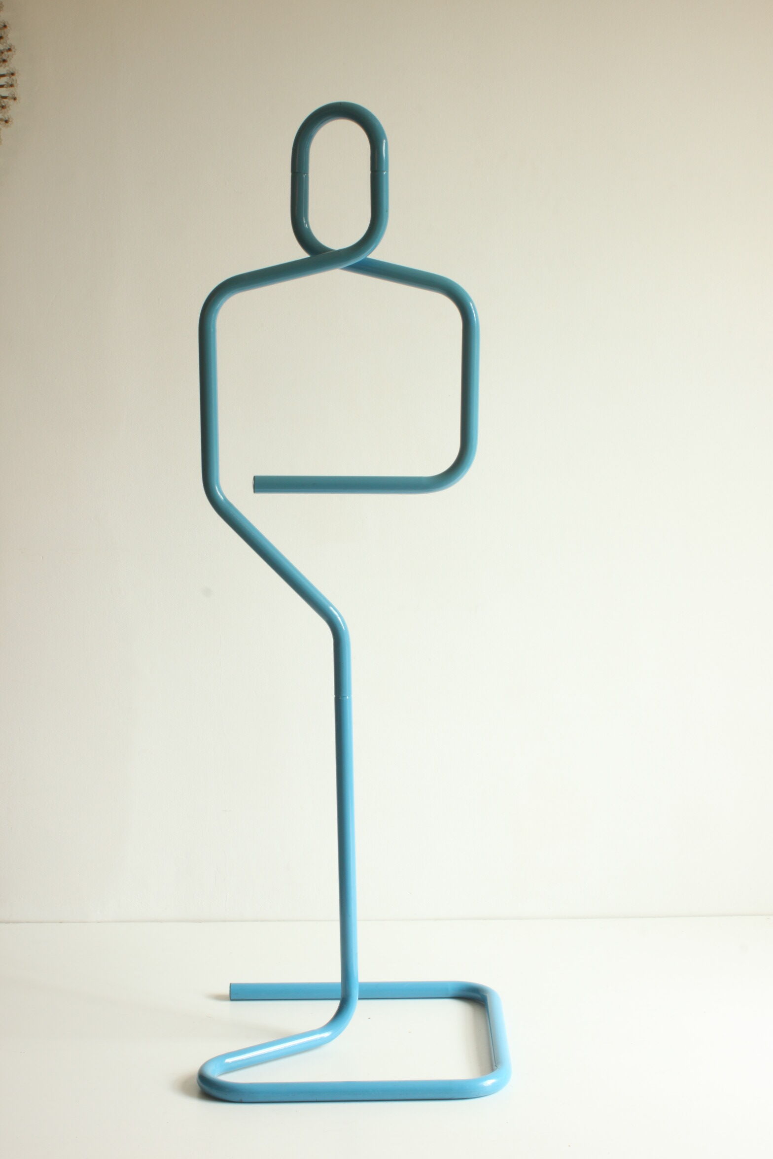 Bleu tubulaire en acier Popart style mannequin dressboy valet