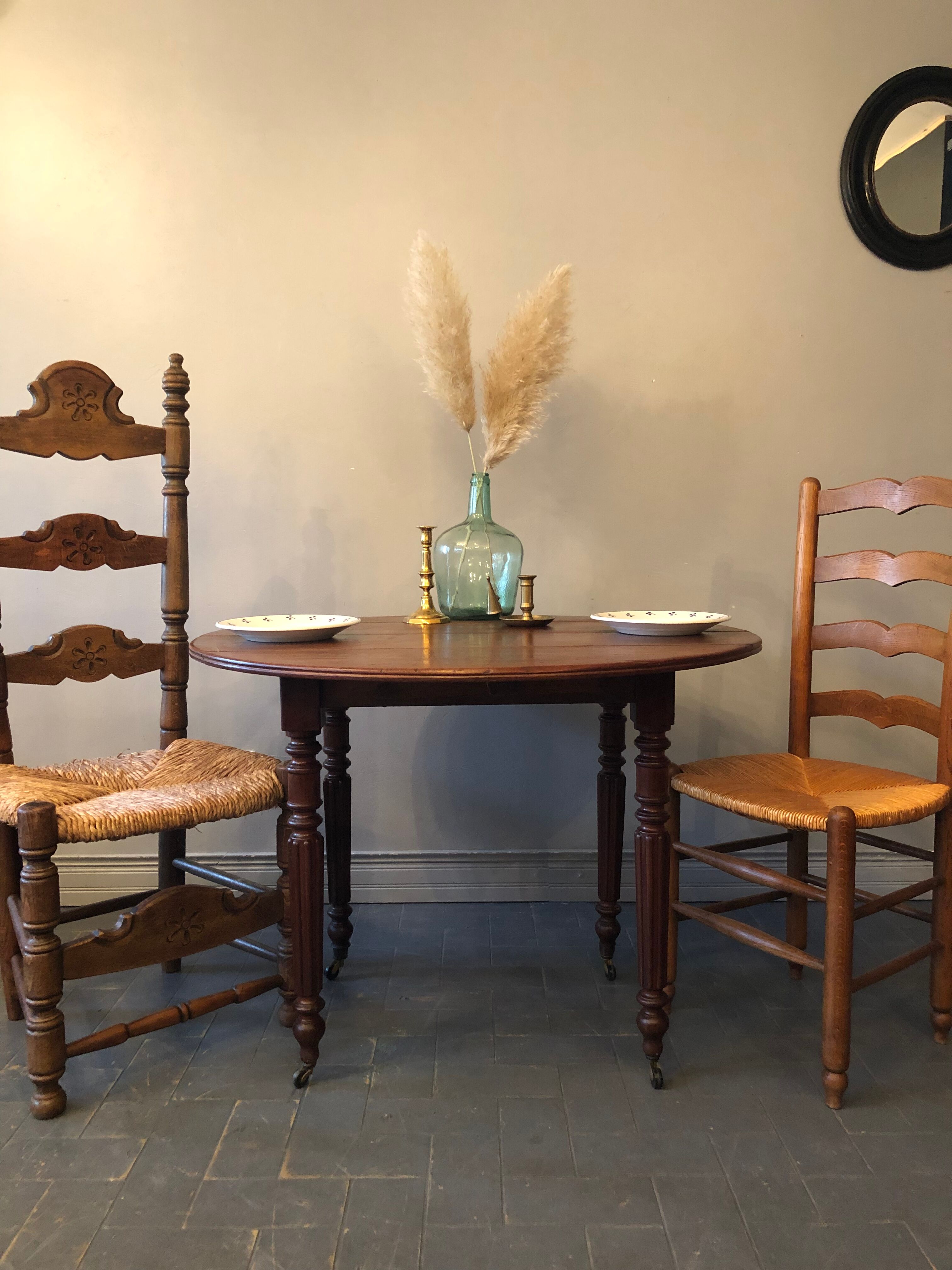 Round table with flaps diameter 97 cm