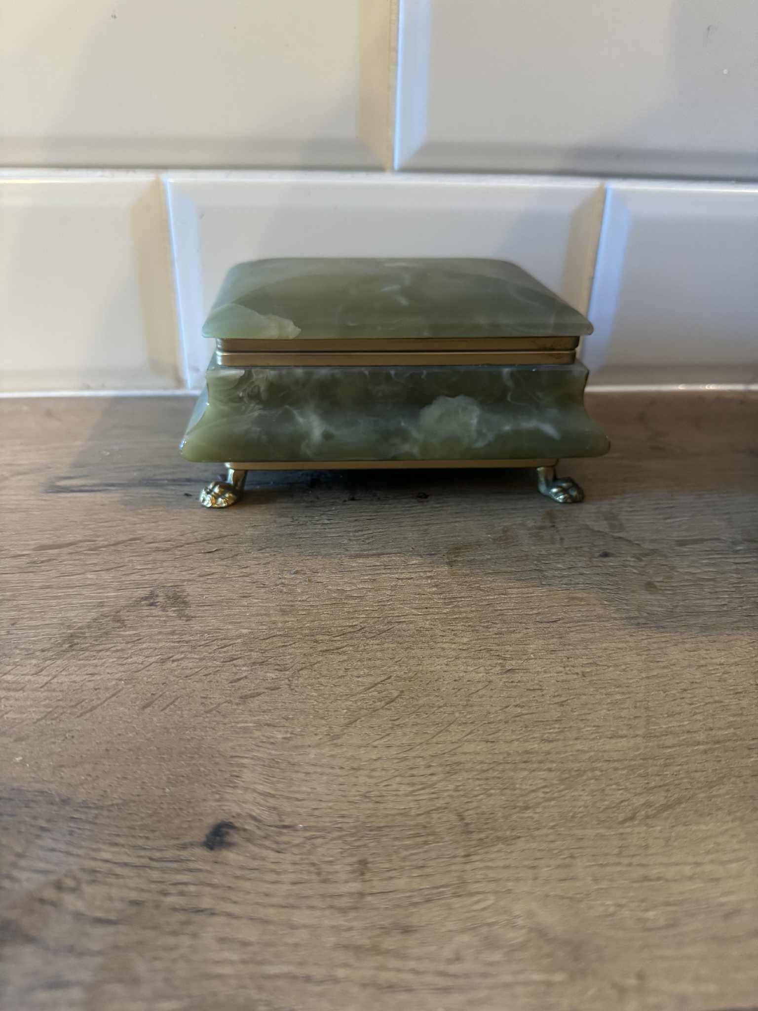 Large onyx jewelry box
