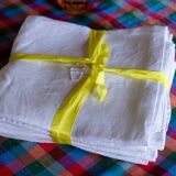 Set of 8 towels in embroidered damask white linen