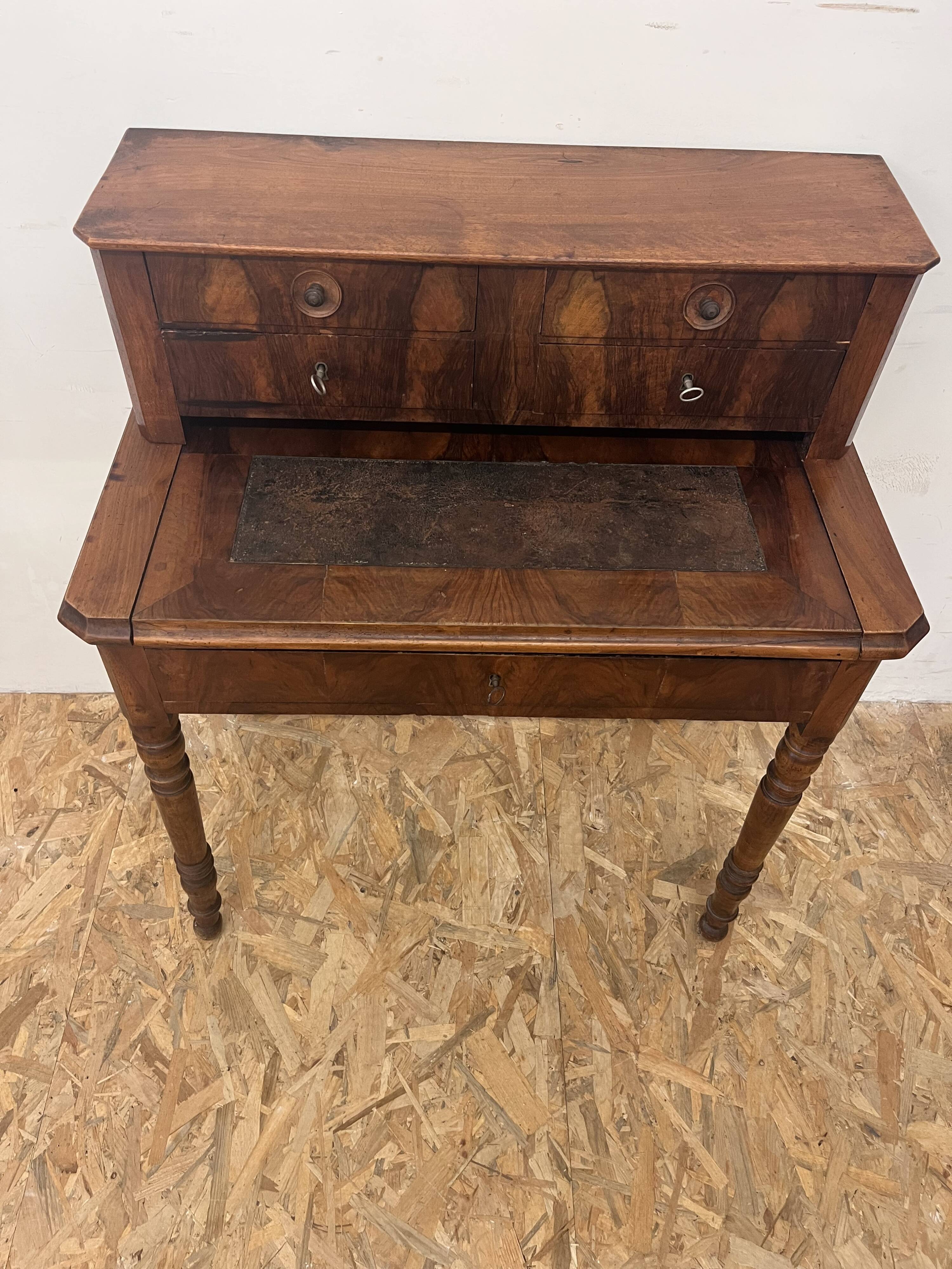 Louis Philippe stepped desk