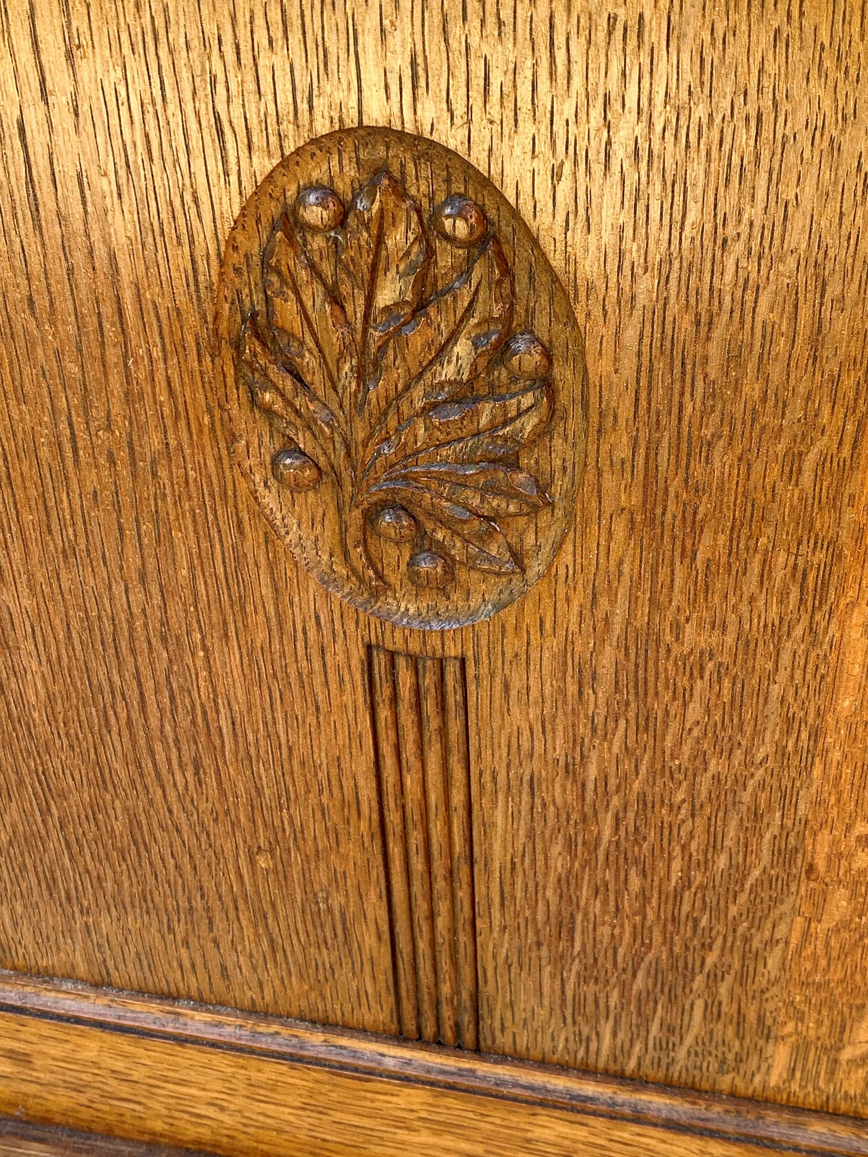 Toilet furniture, dressing table