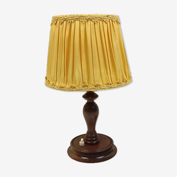Lampe de chevet pied en bois et abat-jour en tissu jaune 33 cm
