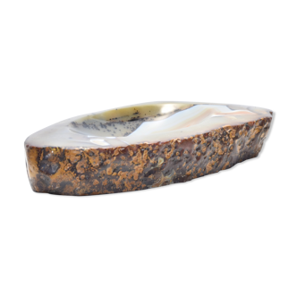 Empty pocket agate mineral slice