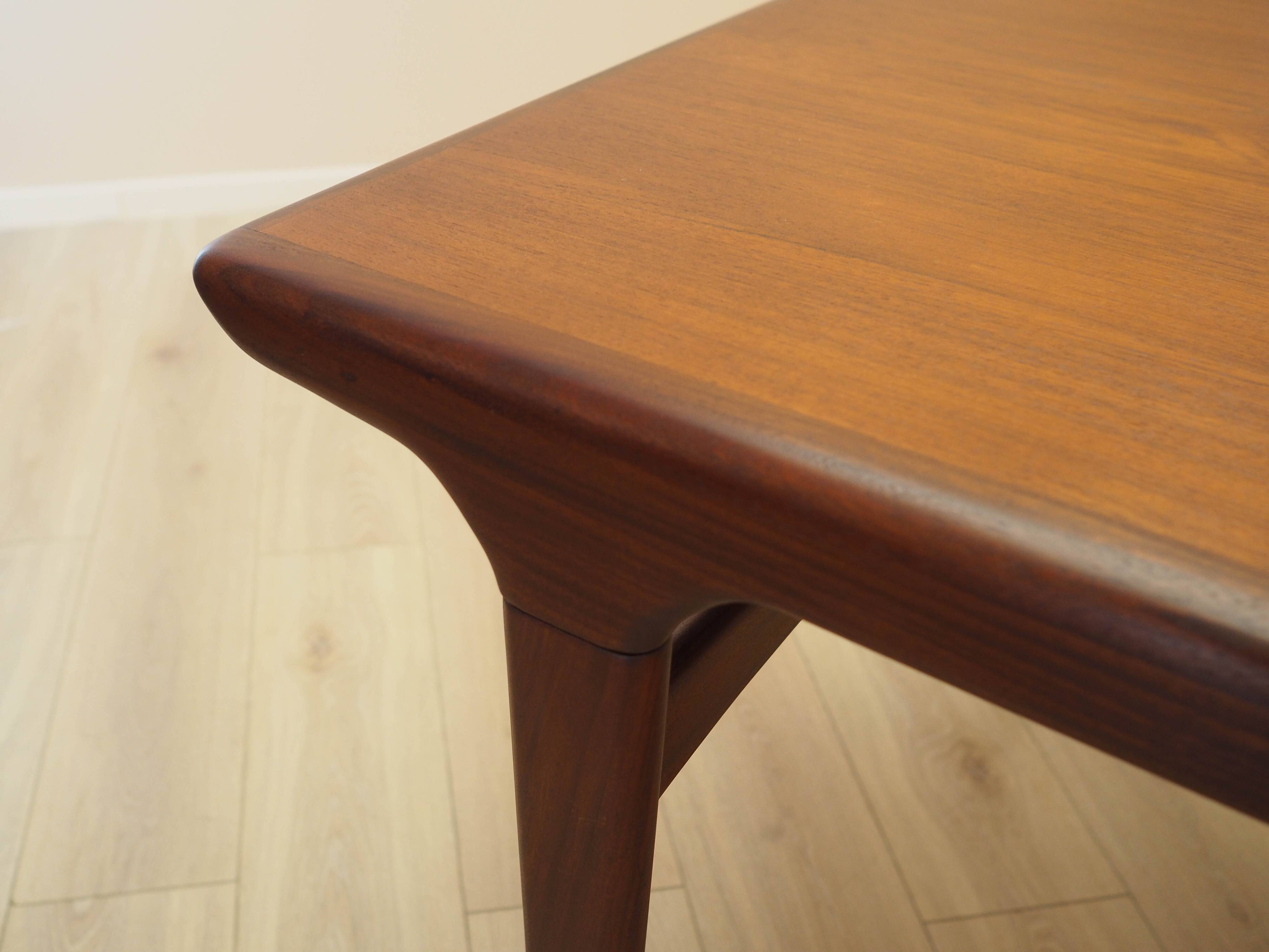 Teak table, Danish design, 1970s, designer: Johannes Andersen