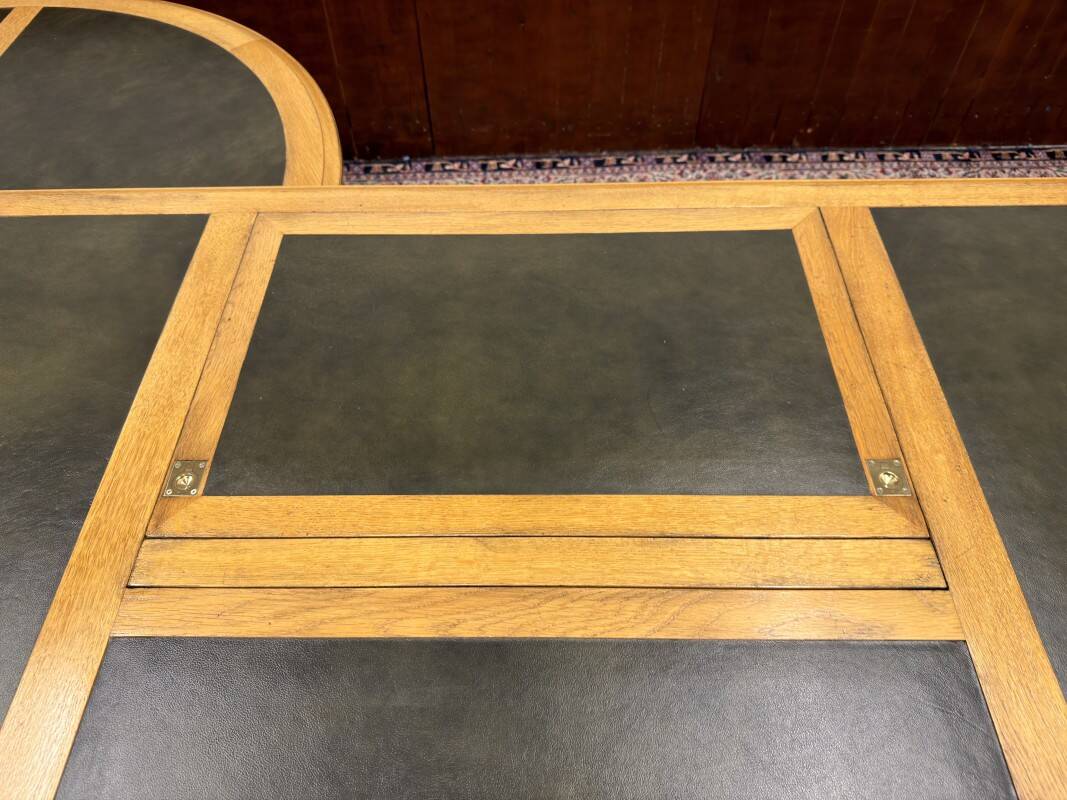 Ensemble de bureau classique RAC en anglais avec table de conférence