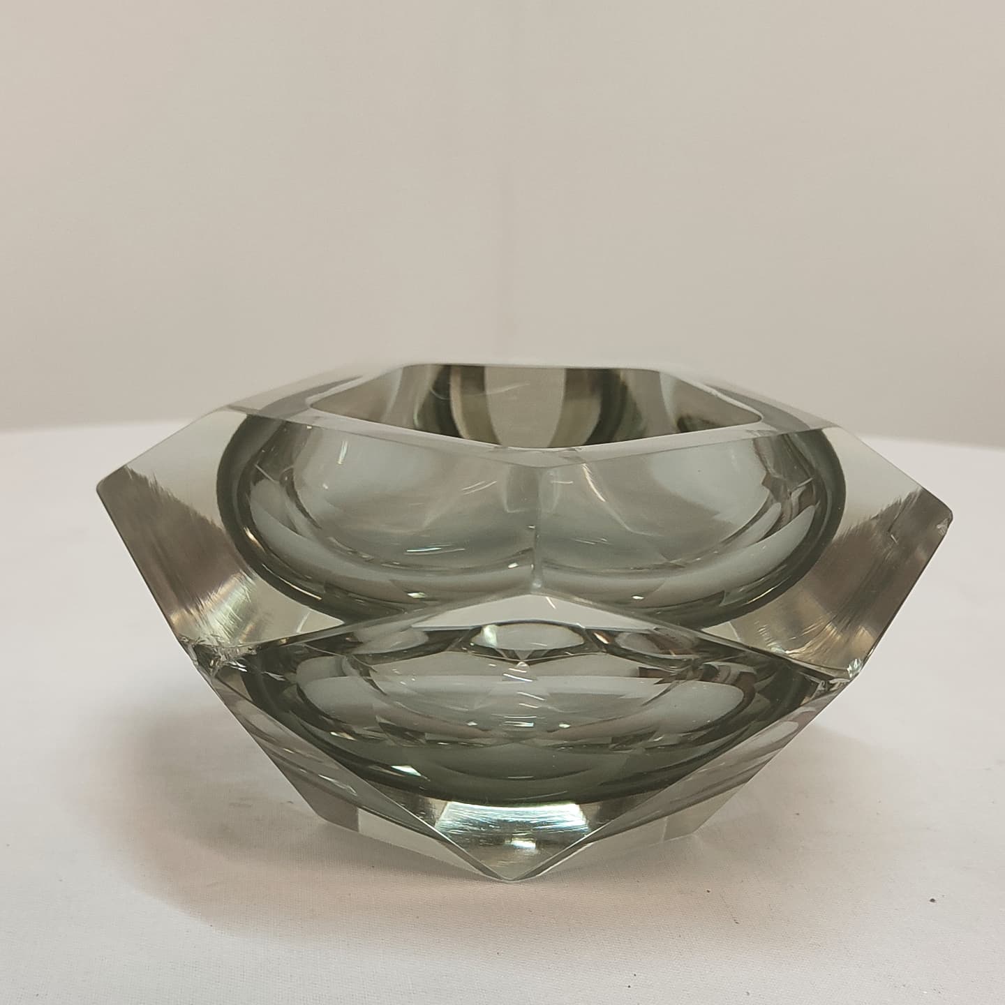 Bol décoratif en verre de Murano. Italie années 1980