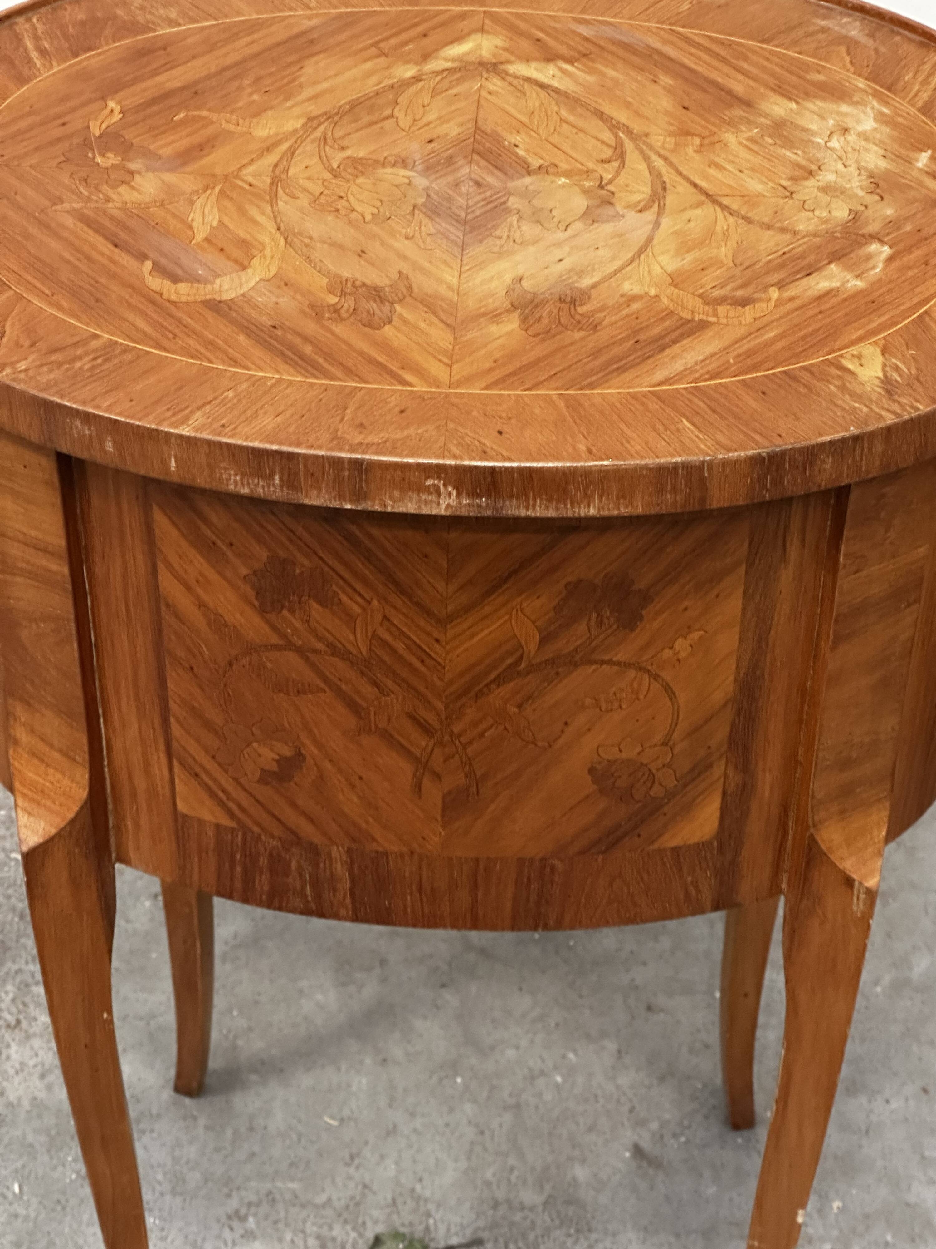 Oval side table in marquetry wood, Louis XVI style - early 20th century