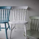 Chaise en bois blanc