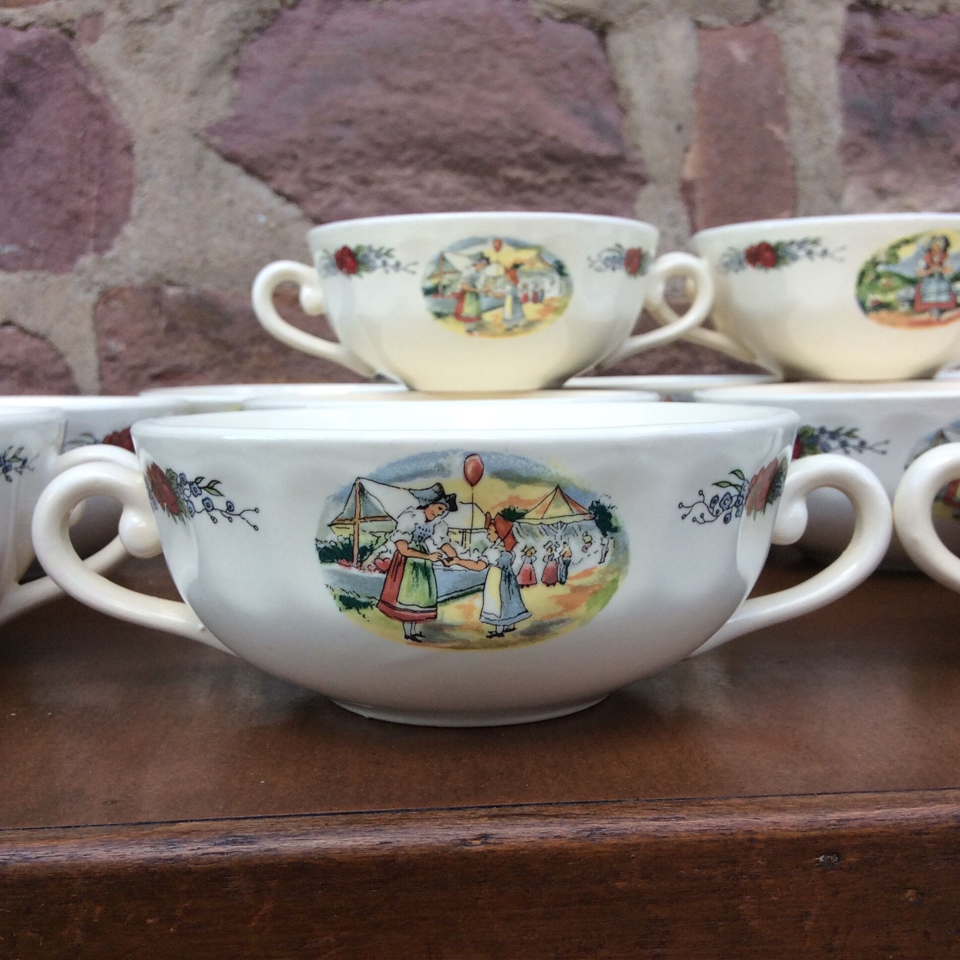 Rare set of 12 bowls with 2 handles Obernai Sarreguemines Lux