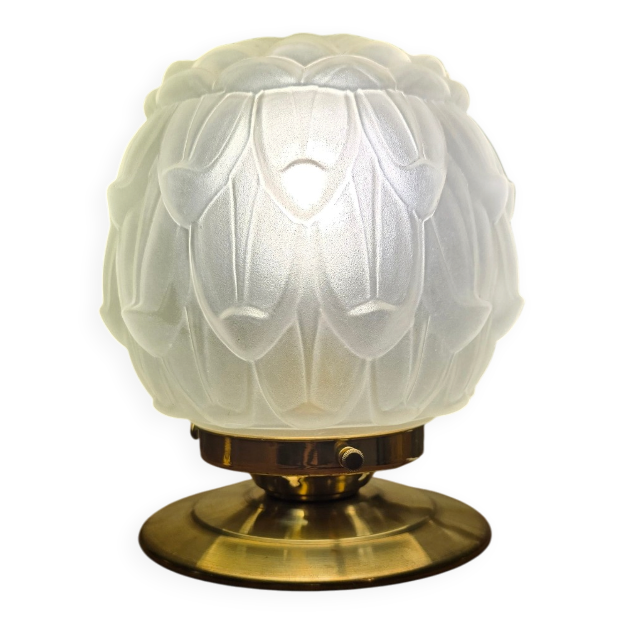 Vintage Art Deco table lamp with its artichoke globe.