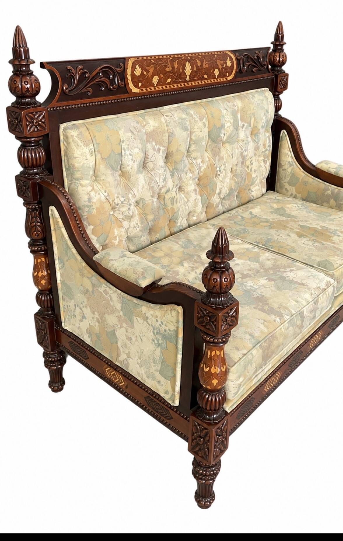 Two-seater canapé made of hand-carved Sheesham wood - Chiniot, Pakistan
