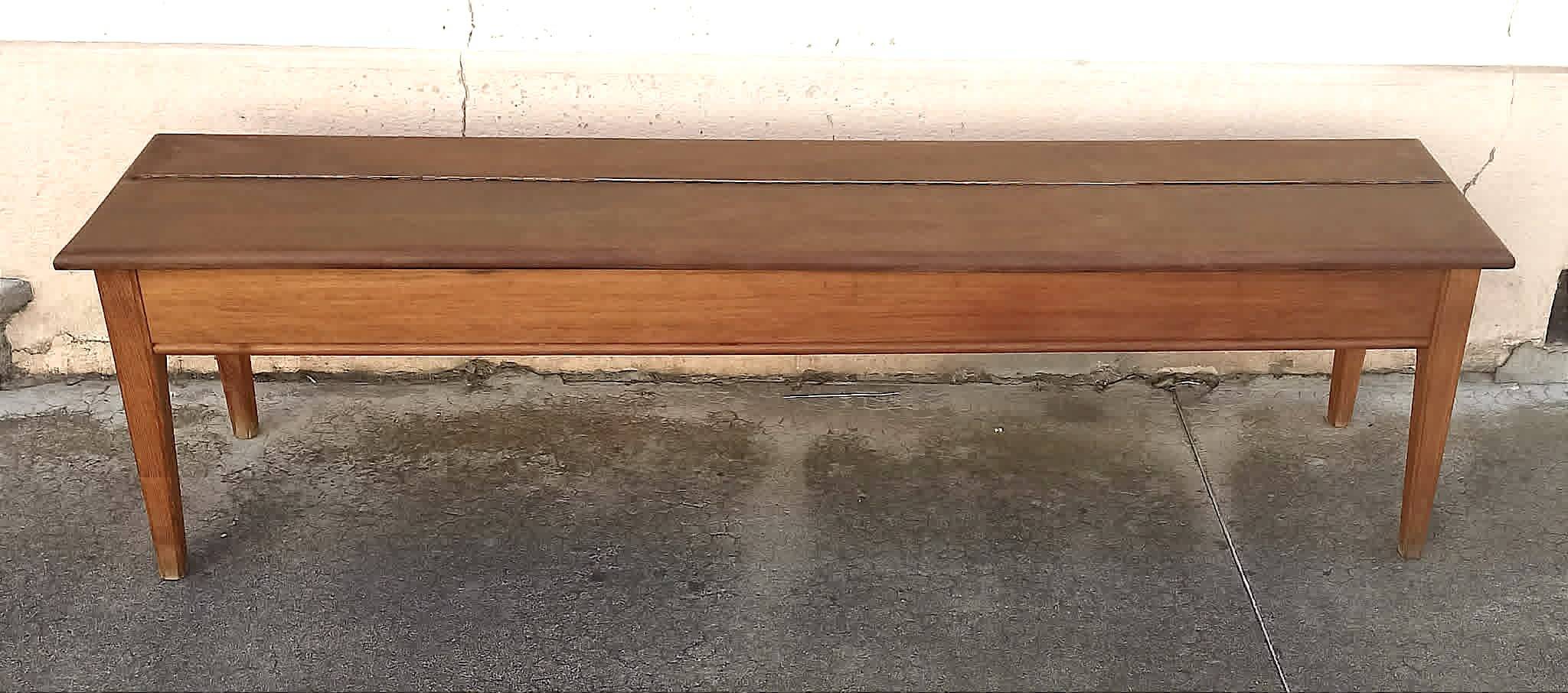 Storage bench from the 1960s, width 165.5 cm.