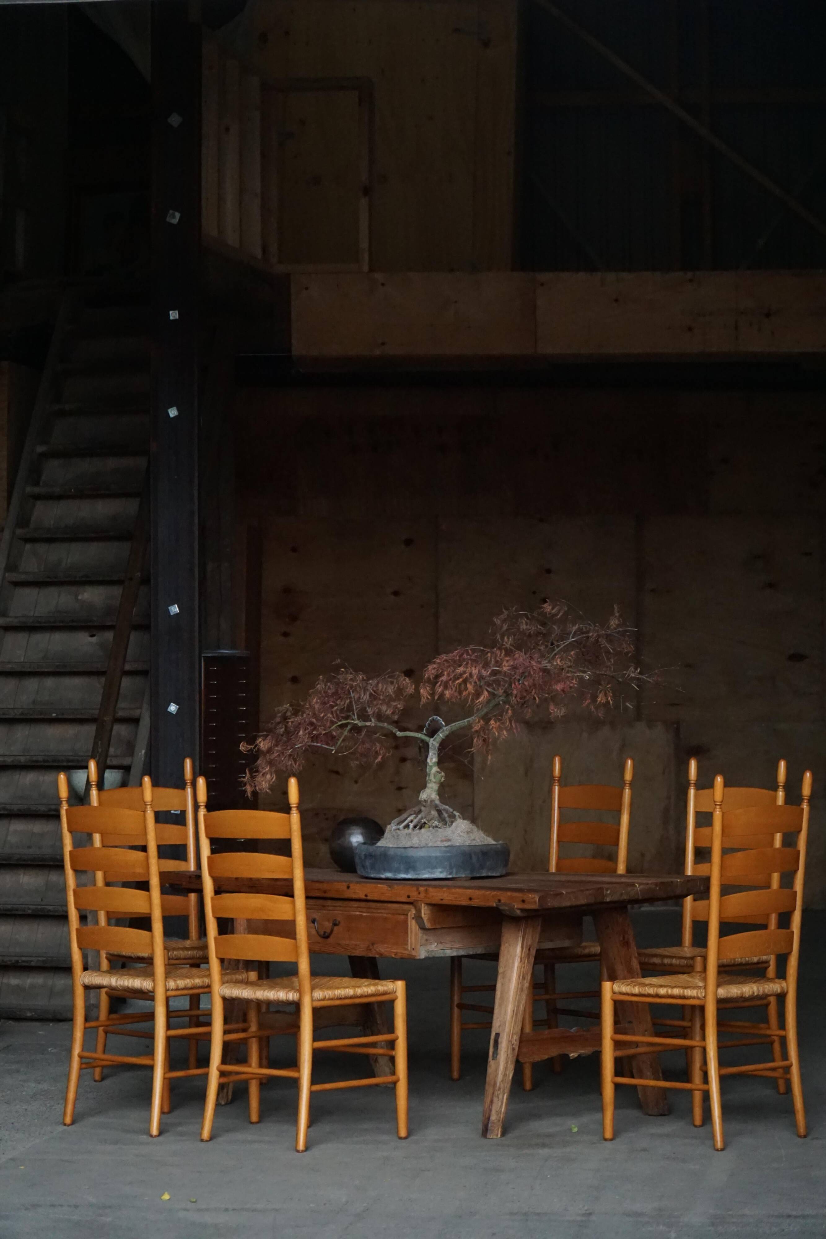 Set of 8 modern Italian dining chairs, beech with woven seats, 1960s.