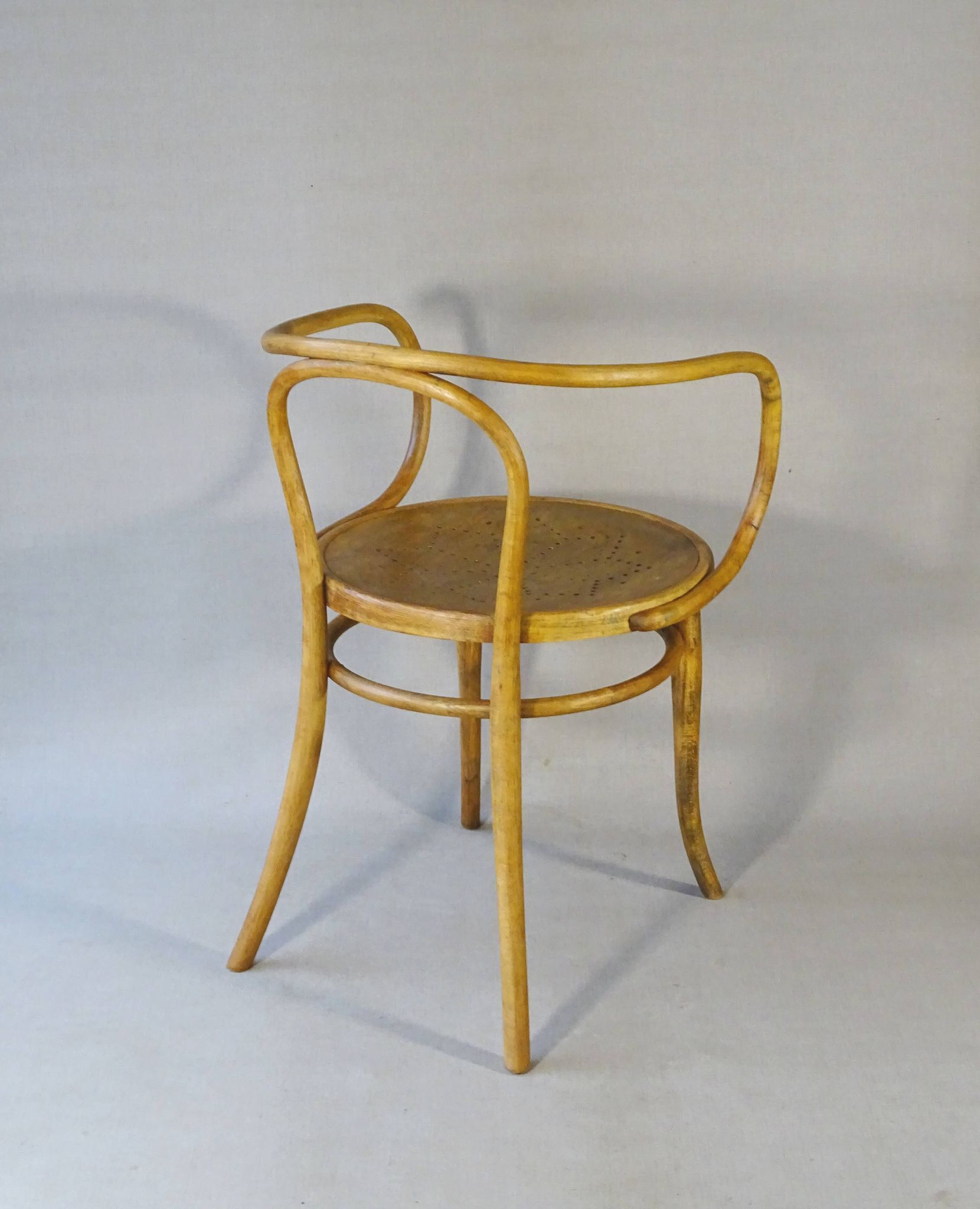 Thonet "Le Corbusier" armchair, circa 1905, star-shaped wooden seat