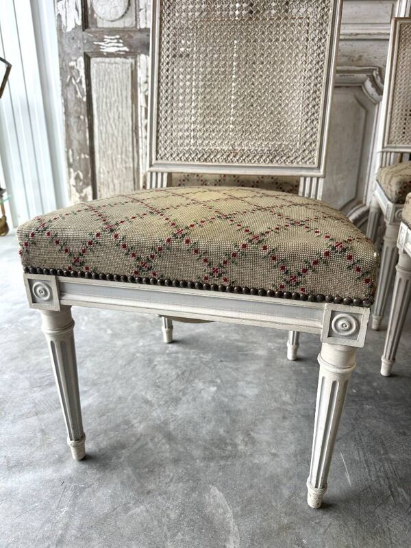 Série de 6 chaises Louis XVI laquée circa 1950
