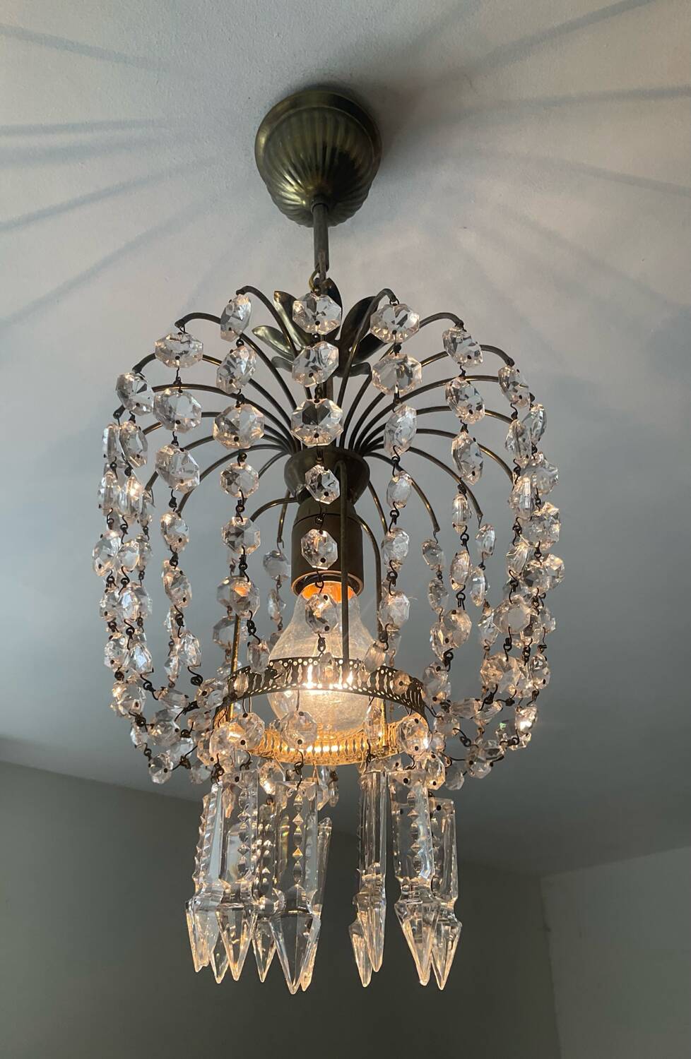 Petit lustre vintage à pampilles de cristal