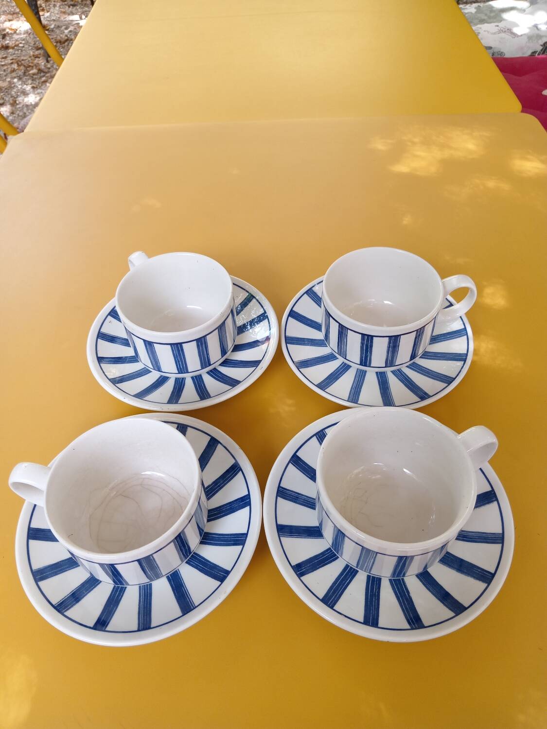 4 cups and saucers in English porcelain