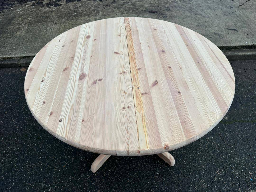 Extendable round dining table Rainer Daumiller for Hirtshals Sawaerk 185