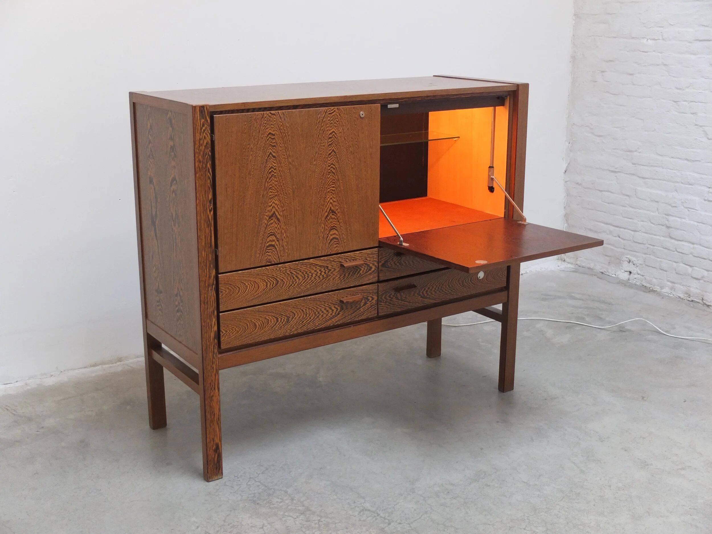 N-Line 'Team Program 500' double bar cabinet in wenge, 1966