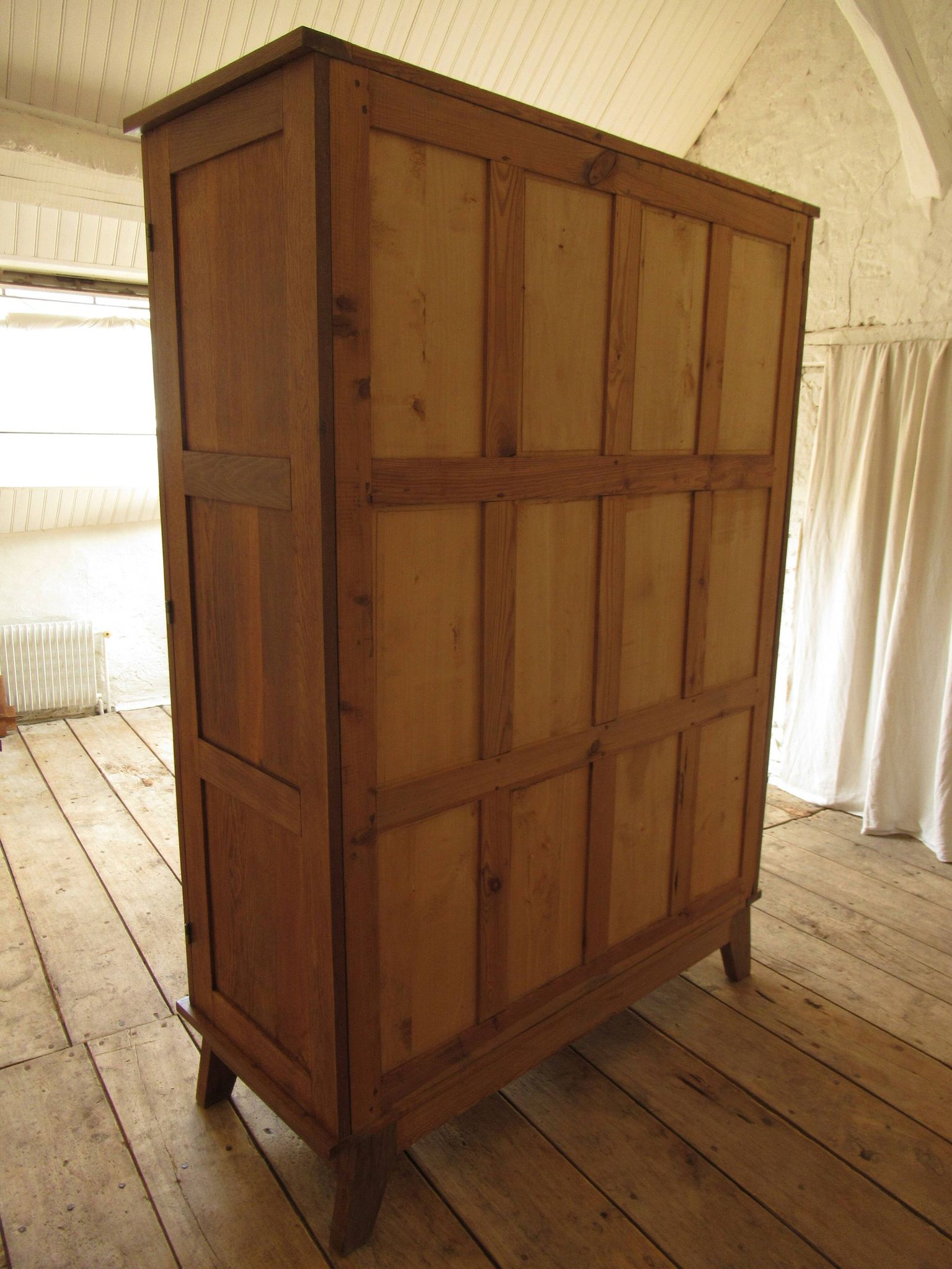 Armoire de René Gabriel.