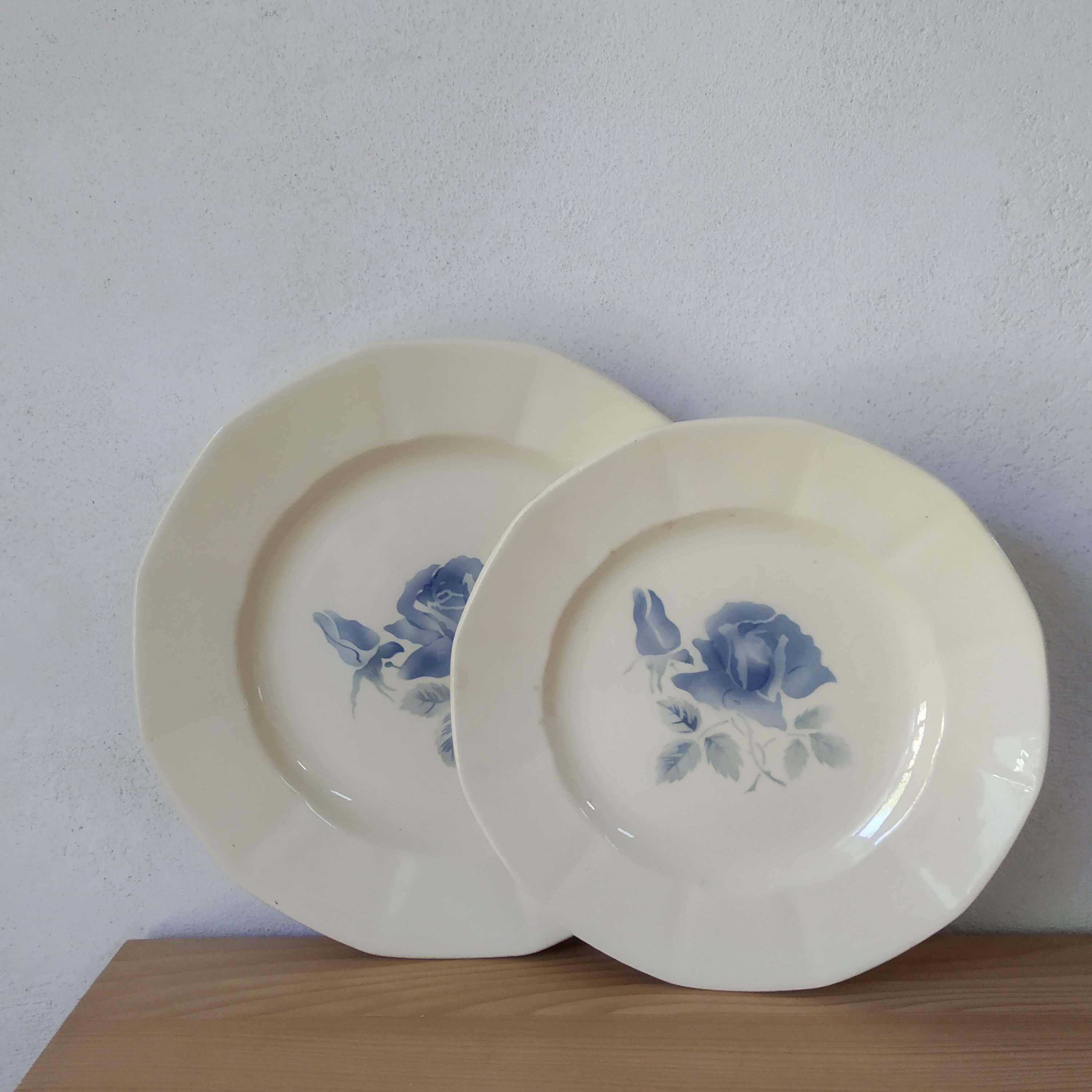 Plat rond Digoin Sarreguemines Roses bleues