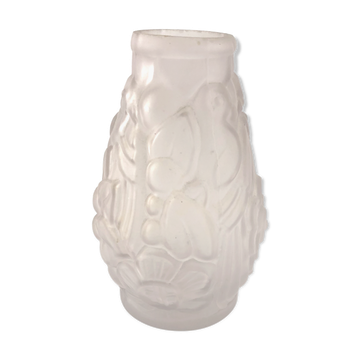 Art Deco vase in pink pressed glass with bird decoration