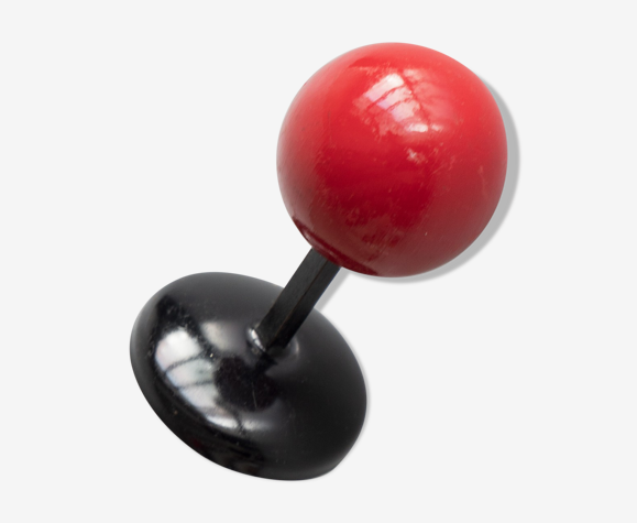 Patère noire et rouge