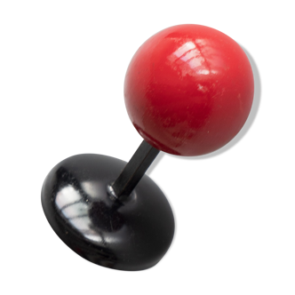 Black and red patère