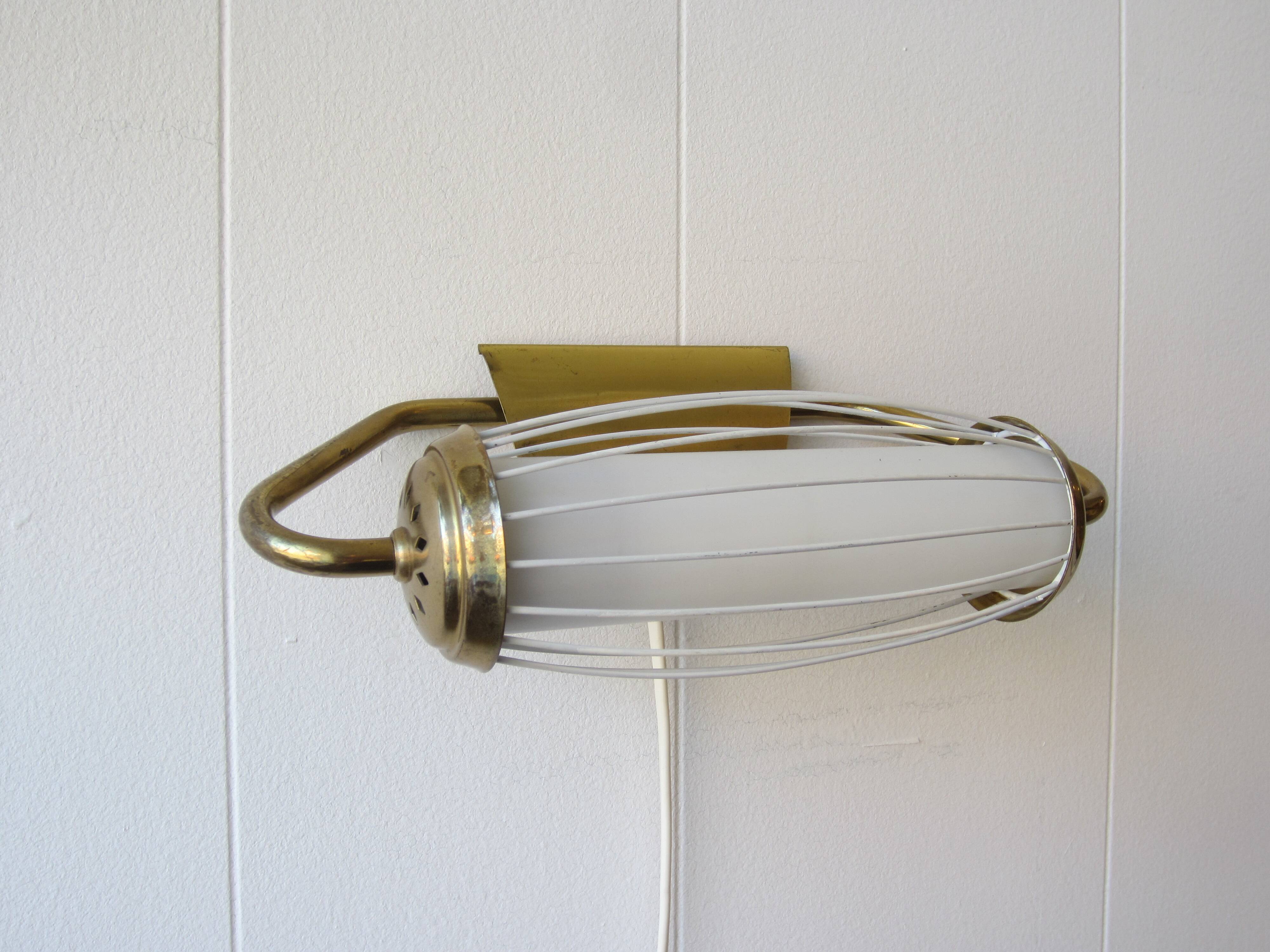 Scandinavian wall lamp in glass and brass