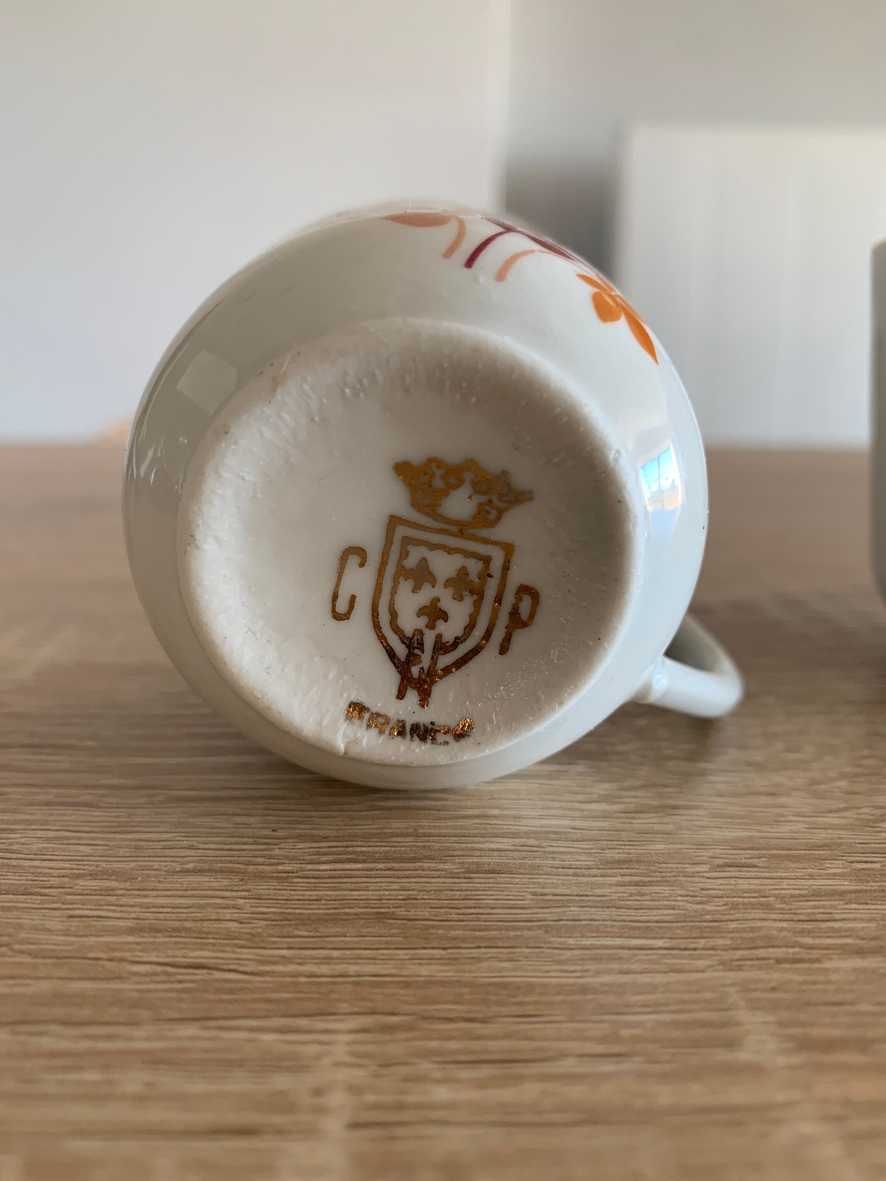 lot 2 vintage cups CP France