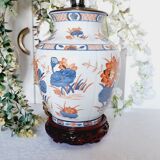 Hand-painted porcelain table lamp, Chinese Imari style.