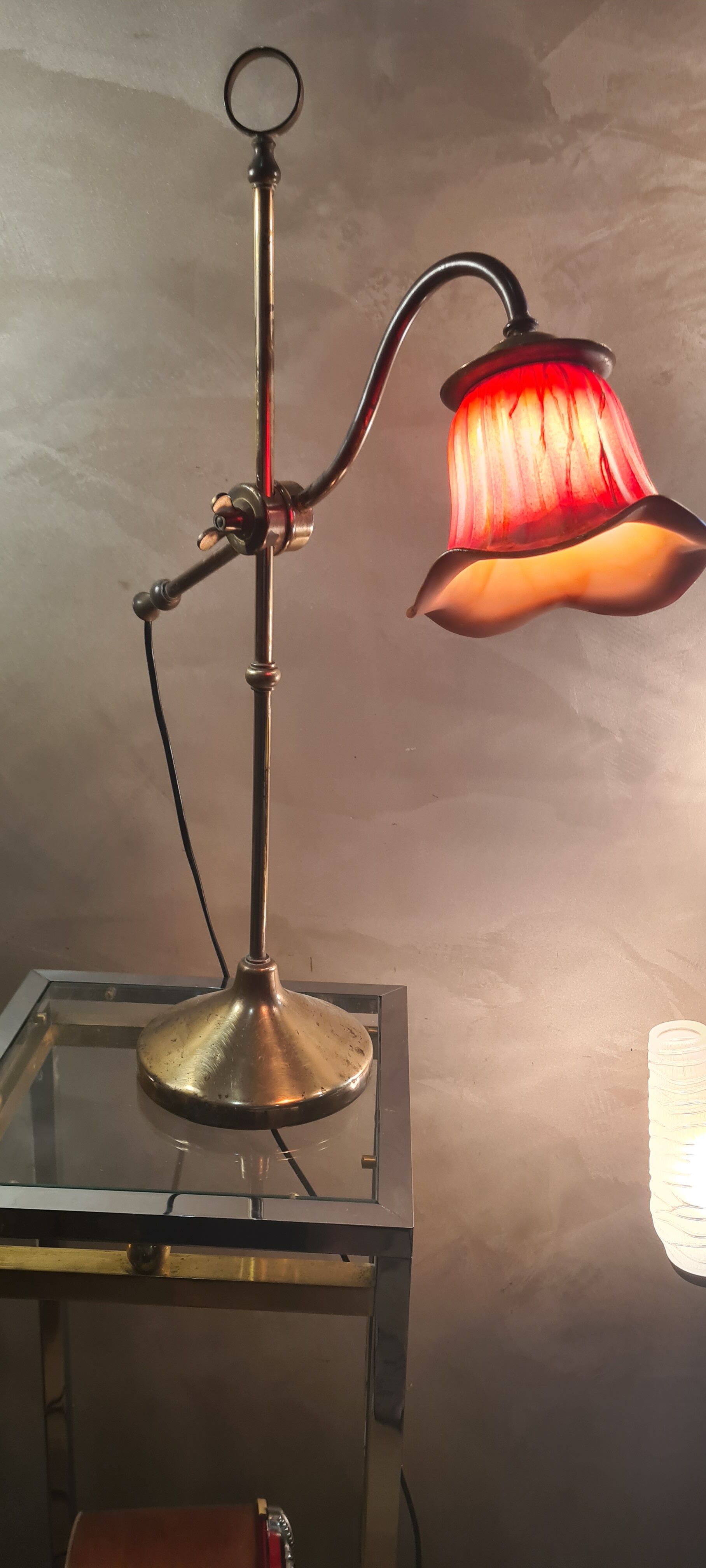 lamp1900 brass base cast iron very heavy, tulip red painted and gold