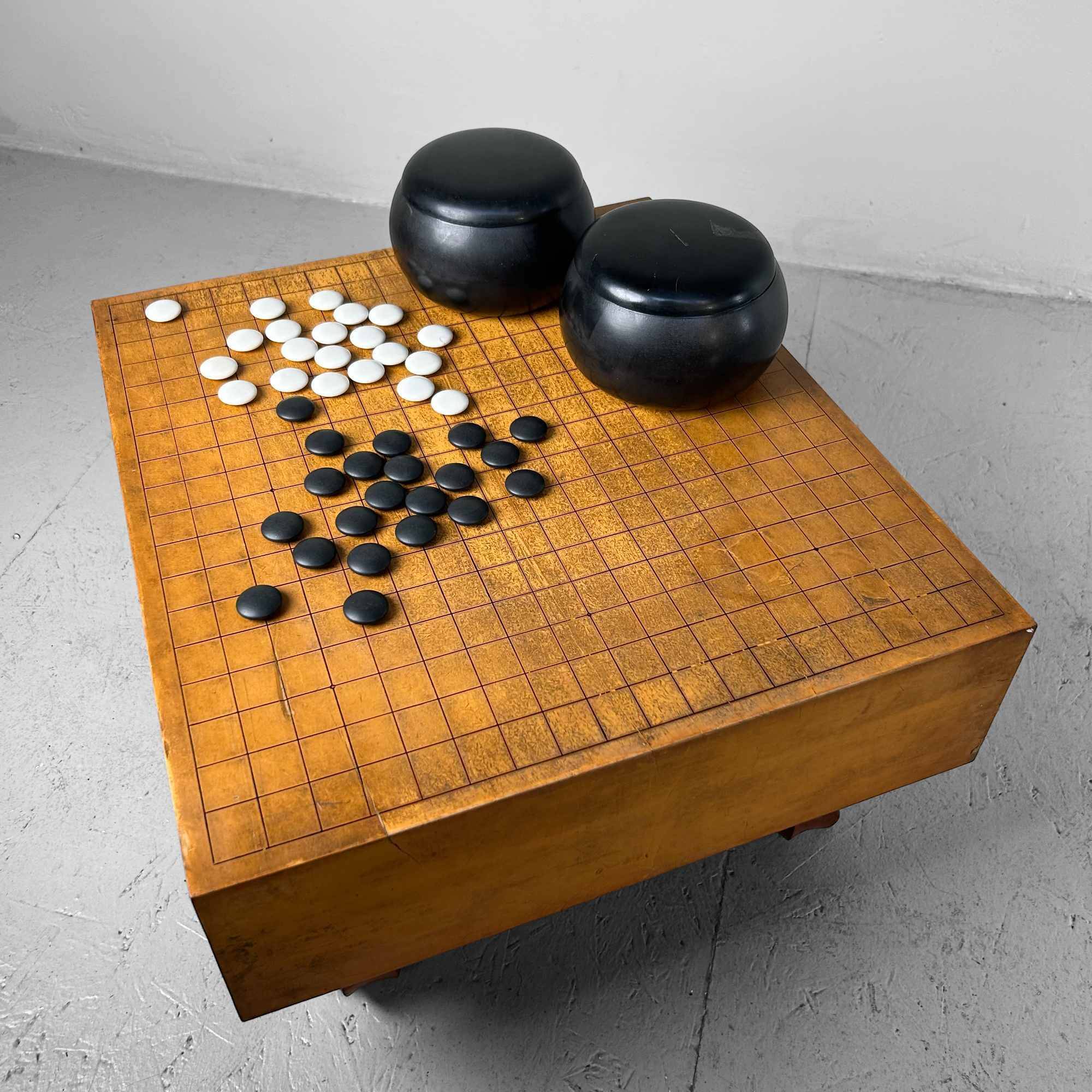 Complete Go Game Board Goban Kaya, 1930s, Japan