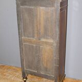 Vitrine de style Louis XVI en noyer XIX