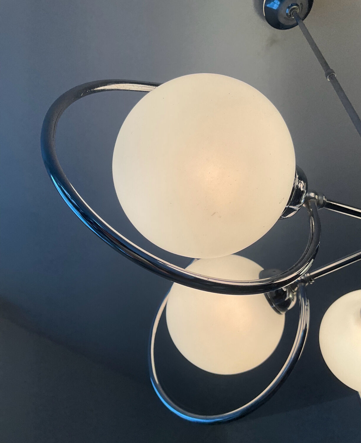 Art Deco chandelier with 6 lights in opaline glass and chrome metal.