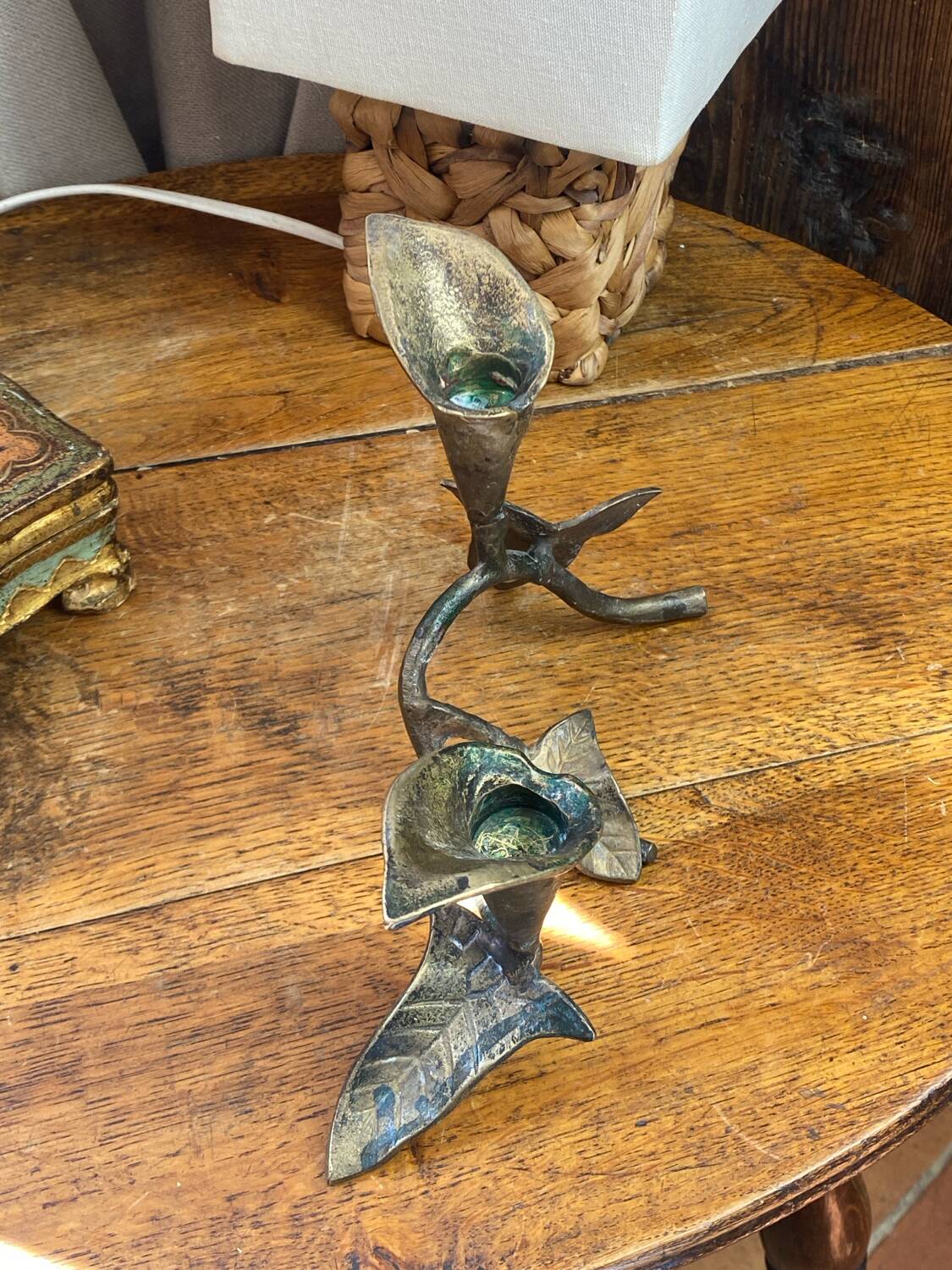 Bougeoir floriforme en bronze