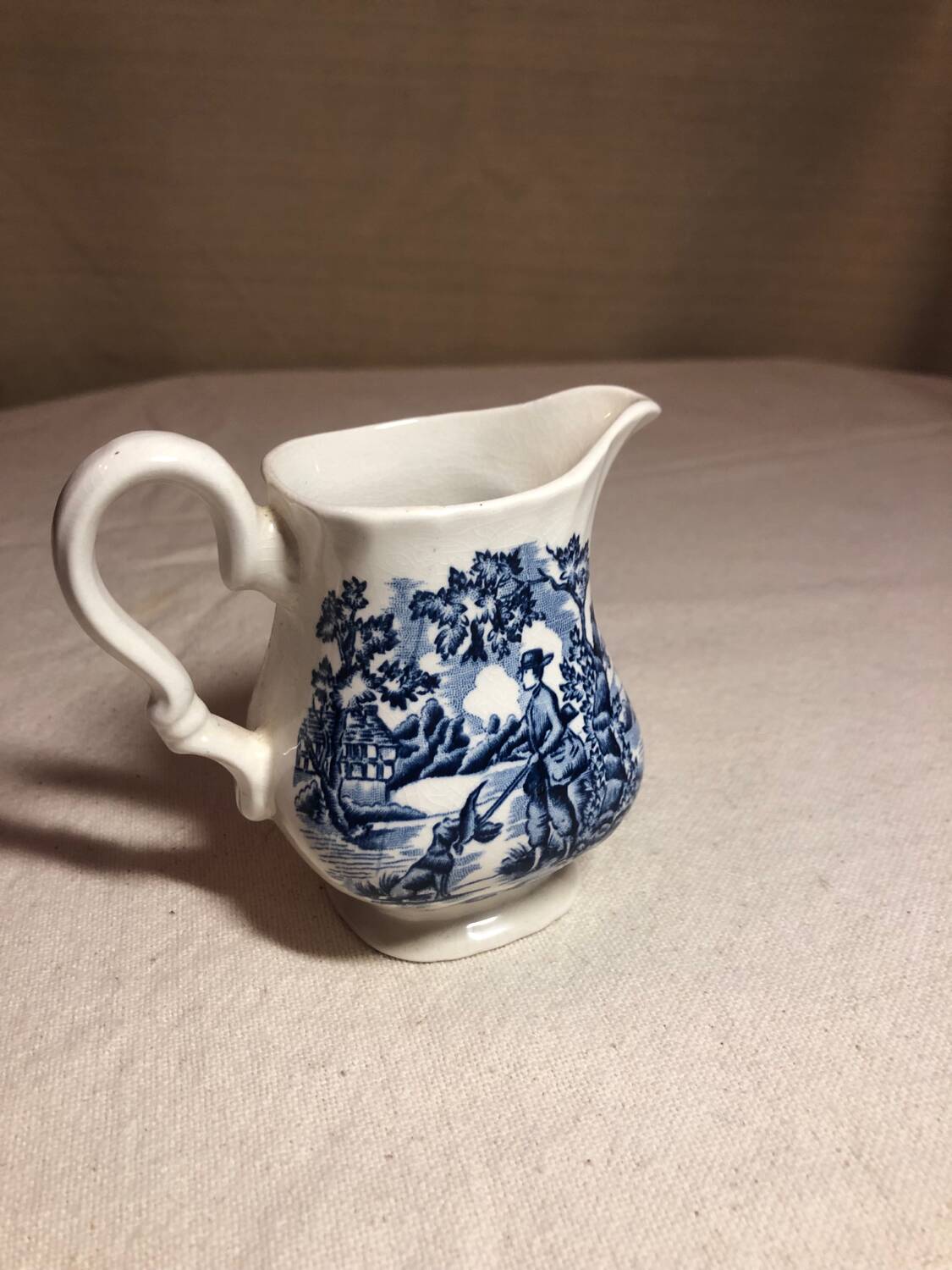 Milk jug model The Hunter By Myott Permanent.