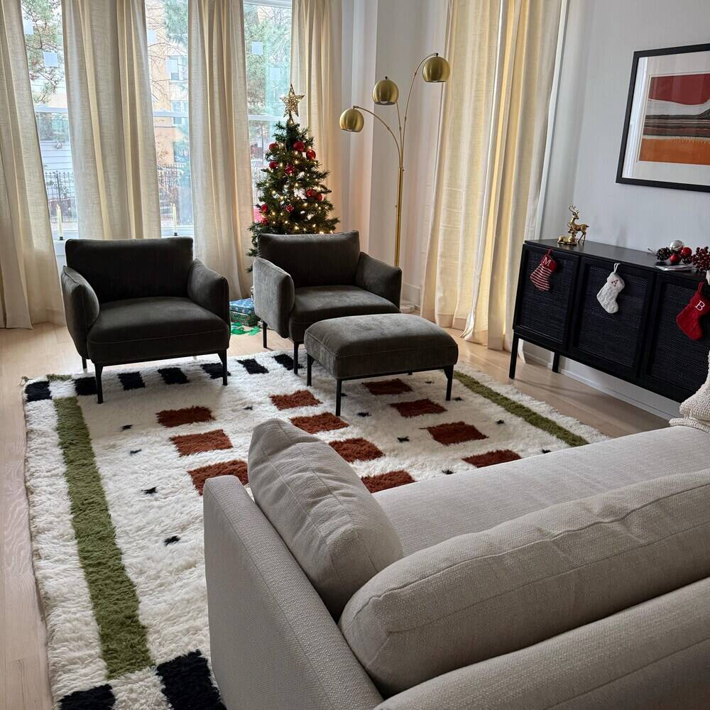 Luxury Handmade Rug 250cm x 200cm