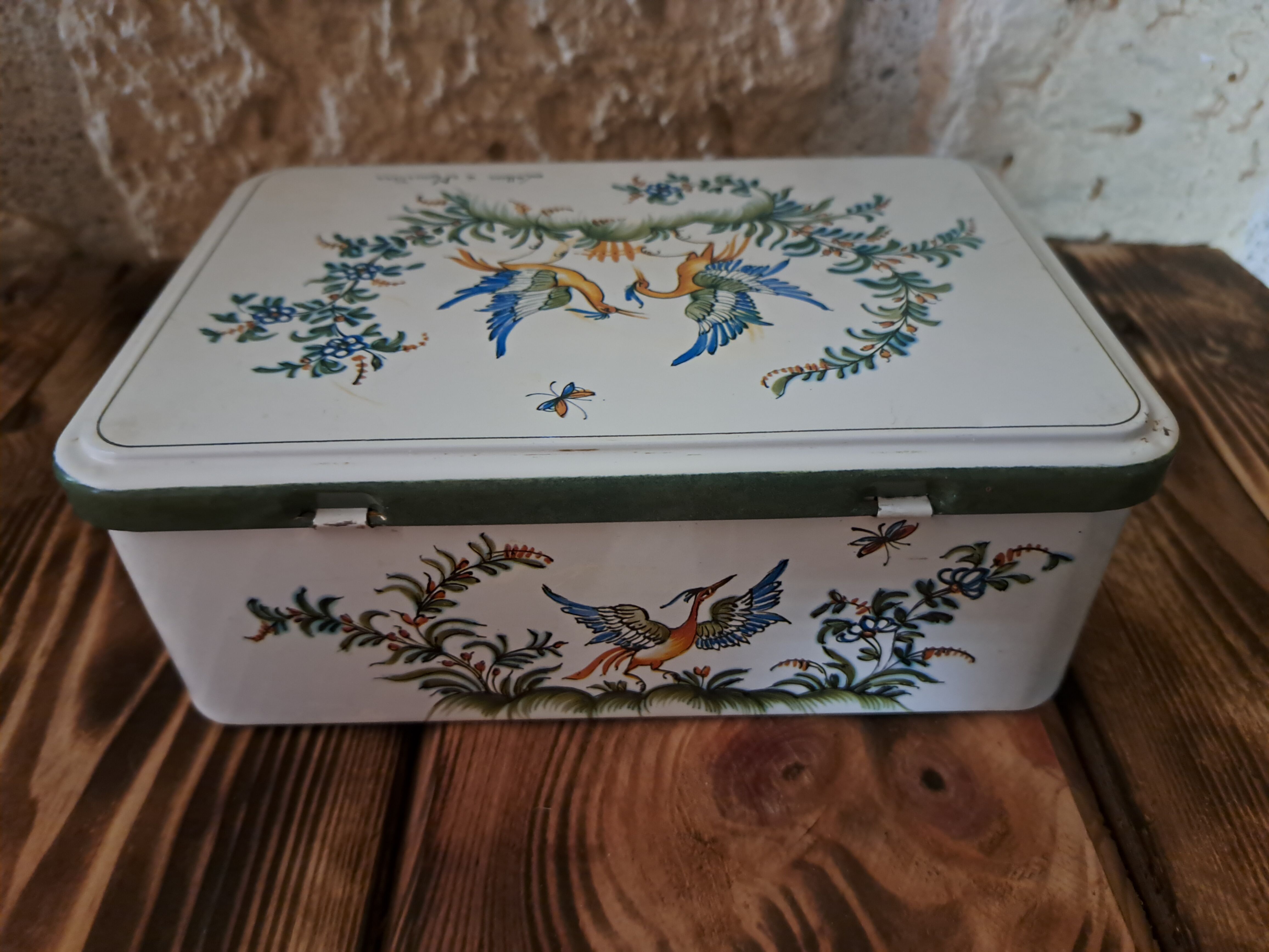 Massilly metal sugar box reproduction Moustiers