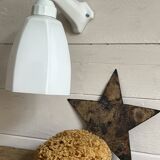 Art Deco wall light in ceramic and opaline.