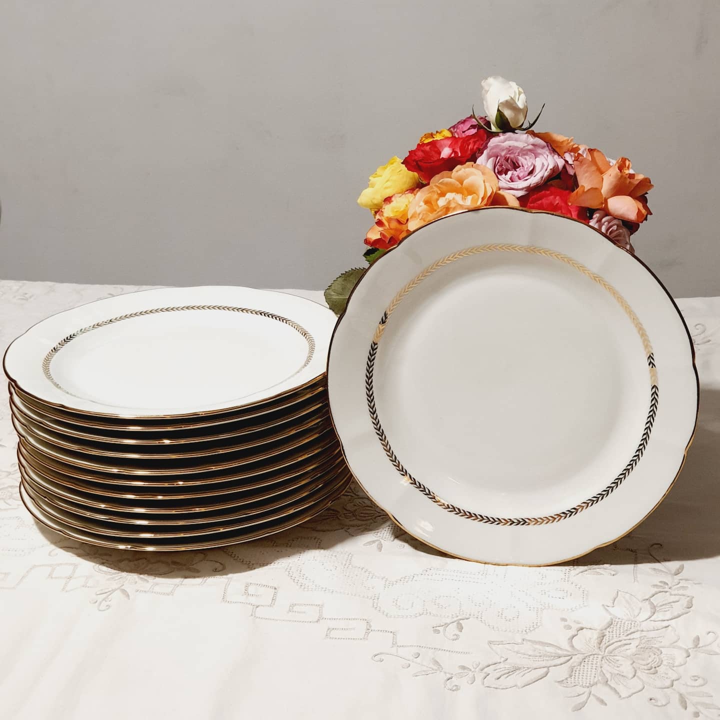 Set of 6 flat plates gilded in porcelain of Châtres sur Cher limoges