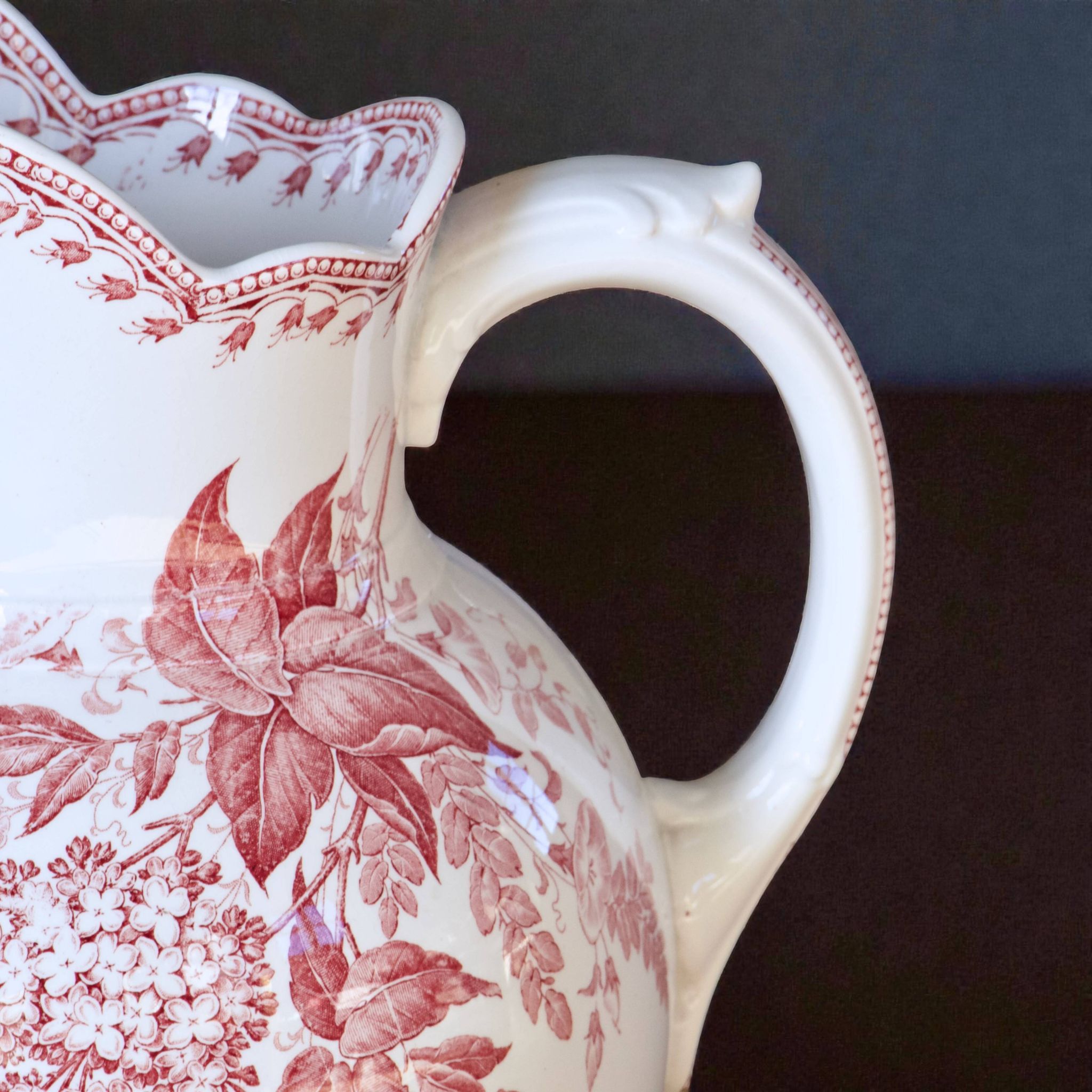 Large 19th-century earthenware vase signed Maestricht, Spring collection.
