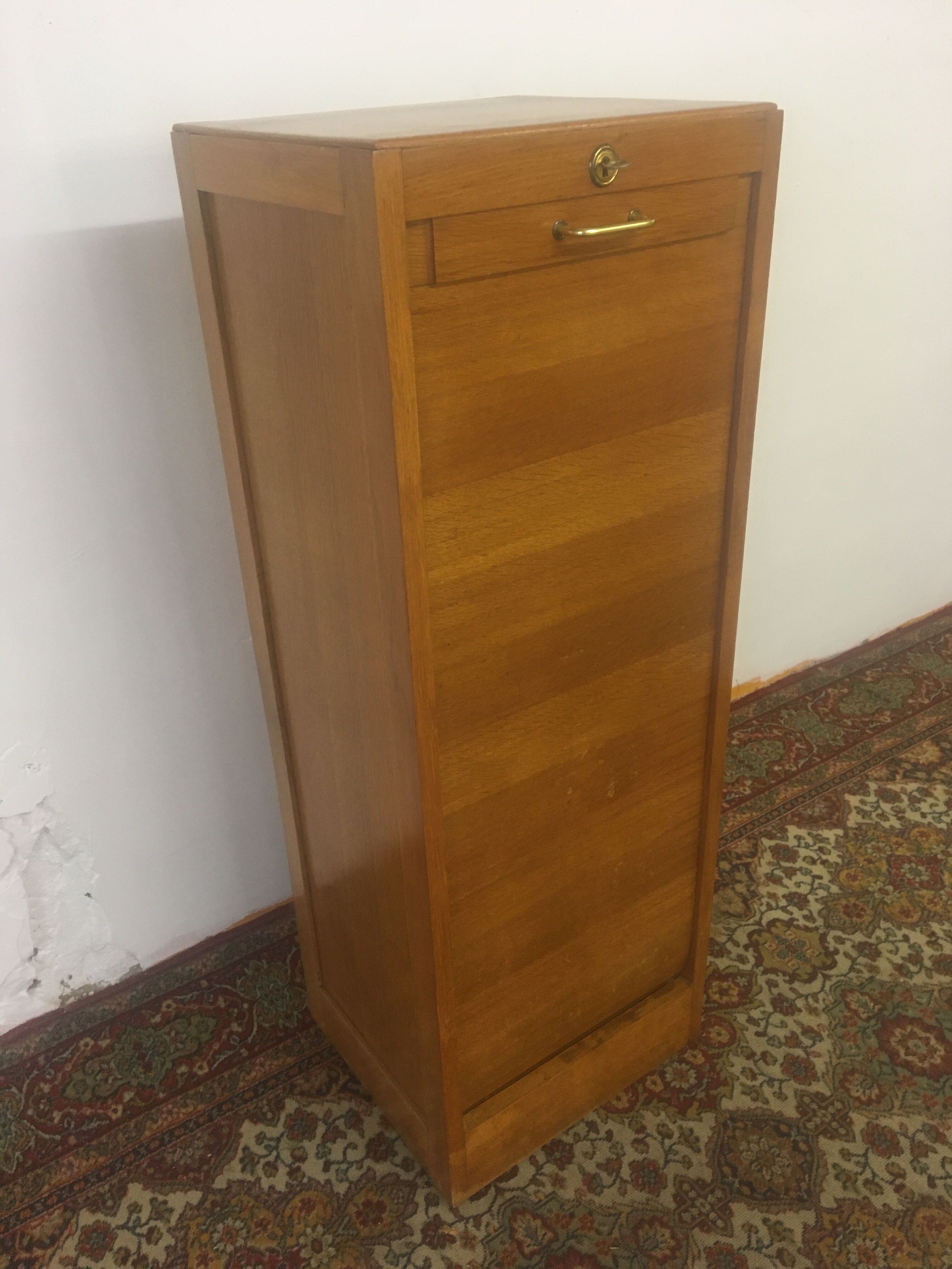 Old curtain cabinet cabinet