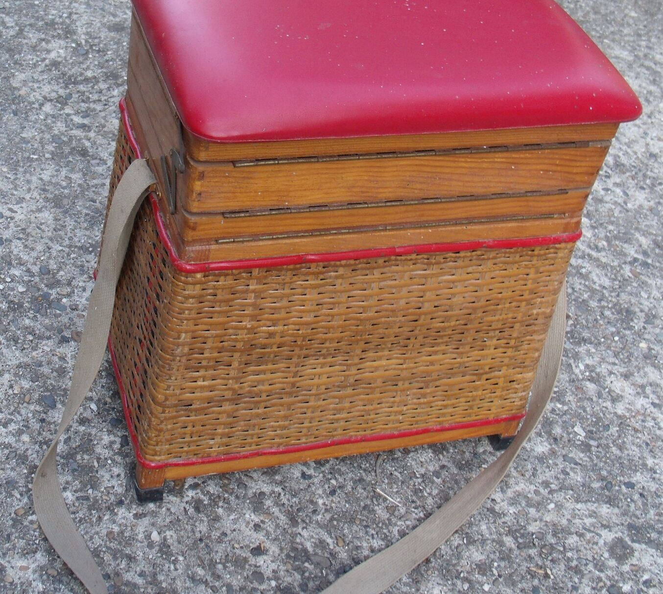 Rattan and skaï work box signed Soudexvinyl