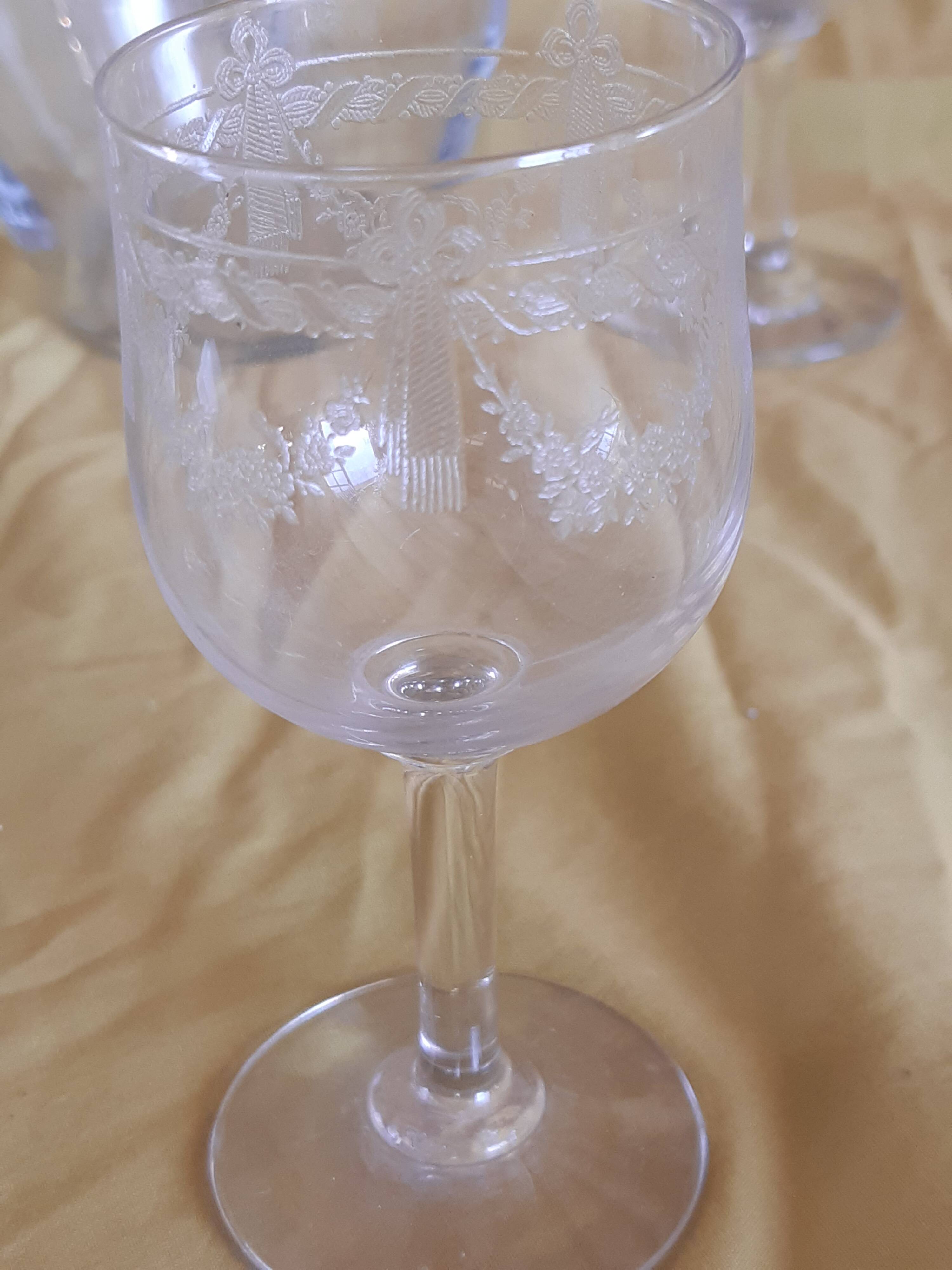 Set of 2 carafes and 4 Saint-Louis crystal aperitif glasses