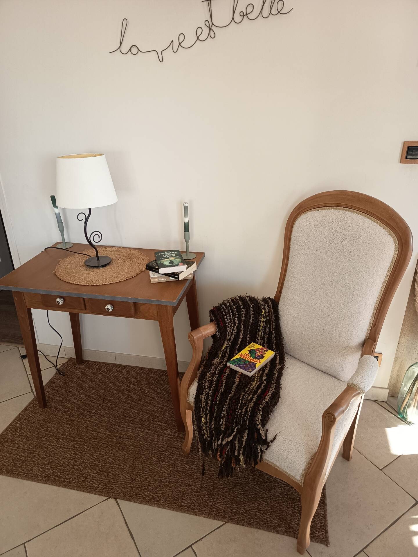 Fauteuil Voltaire tissu bouclette